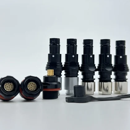 推拉自锁连接器 · 插拔循环次数 >5000
