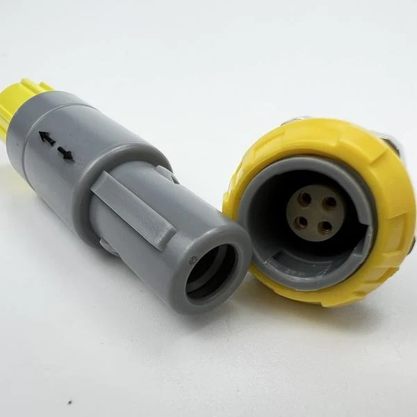 Conector de bloqueo por empuje y tracción · Grado IP IP50/IP65